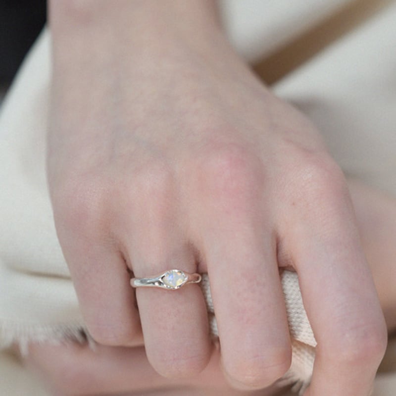 REINDEER GENTLE STONE RING 03