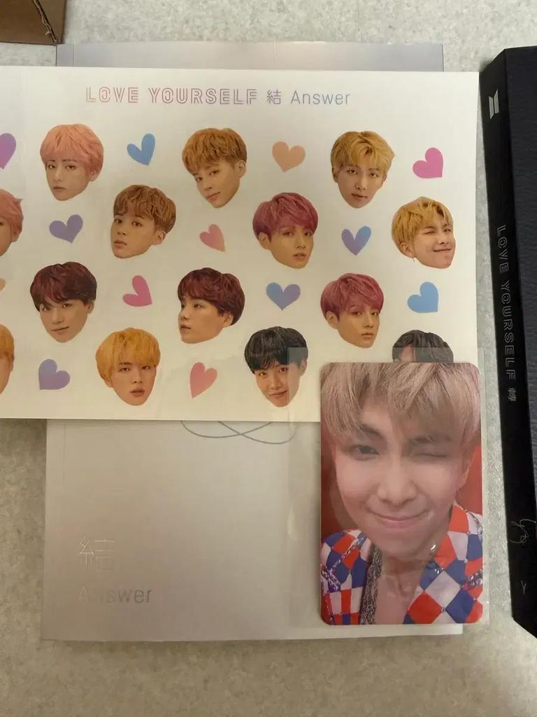 BTS (Plný set) Balíček alb Bangtan Boys (Zahrnuje Poka + Samolepky s komponenty + Poznámkový blok atd.) Použitý