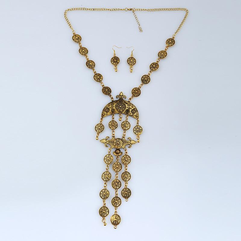 Vintage Coin Tassel Necklace Set With Alloy Gold Silver Finish For Fashion Enthusiasts