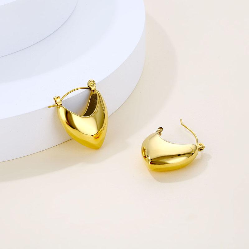 French-Inspired Stainless Steel Minimalist Ear Cuff: Trendy, Lightweight Luxury Earrings with Niche Design
