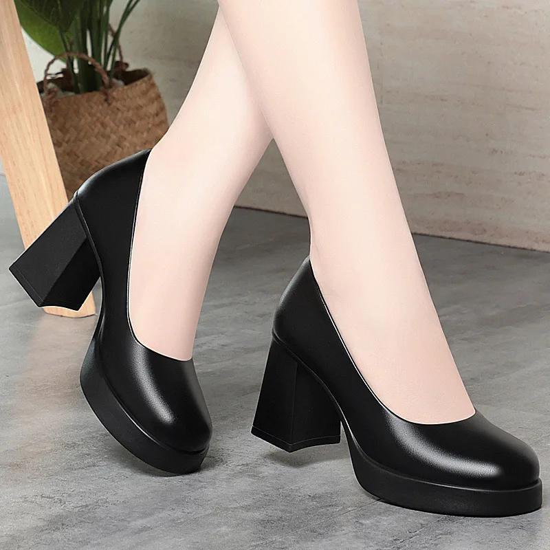 

8 см Удобные Модные Туфли-лодочки из Мягкой Кожи с Мелким Вырезом Женские Туфли Осенние Туфли на Высоком Блочном Каблуке для Офиса Модель Суд 40