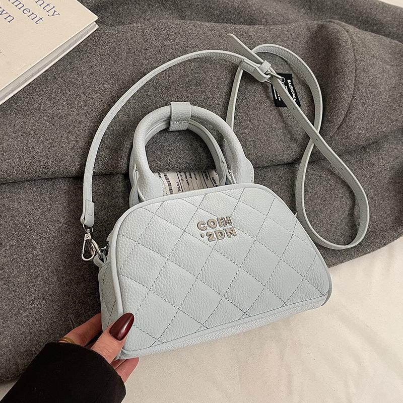 

2025 new niche high-end diamond casual portable bowling bag temperament versatile commuter messenger bag women