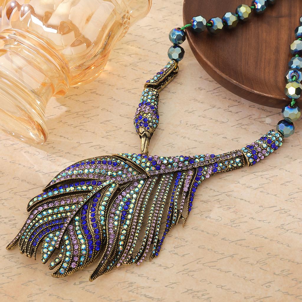 Medieval Color Inlaid With Diamonds, Large Feather Pendants, Beaded Necklaces, Full Of Personality And Luxury
