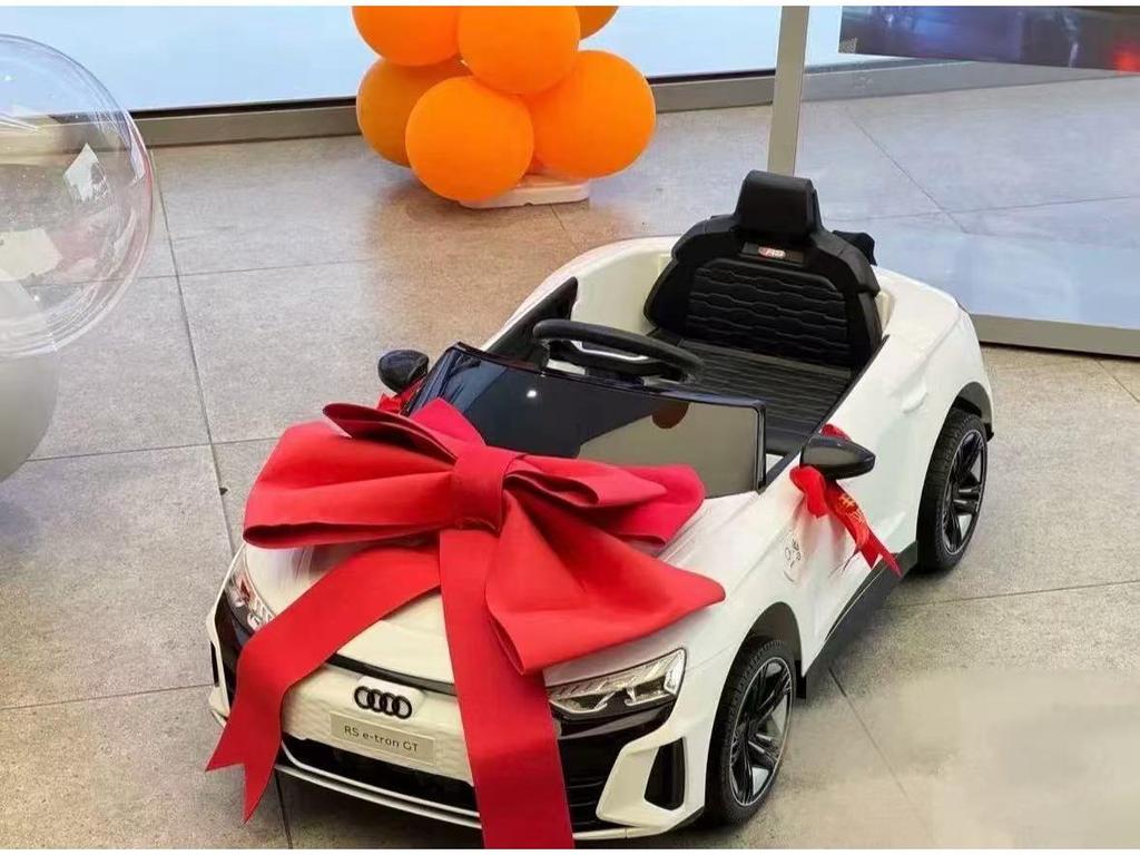 4S Store Grand Bow Car Delivery & Wedding Car Decoration