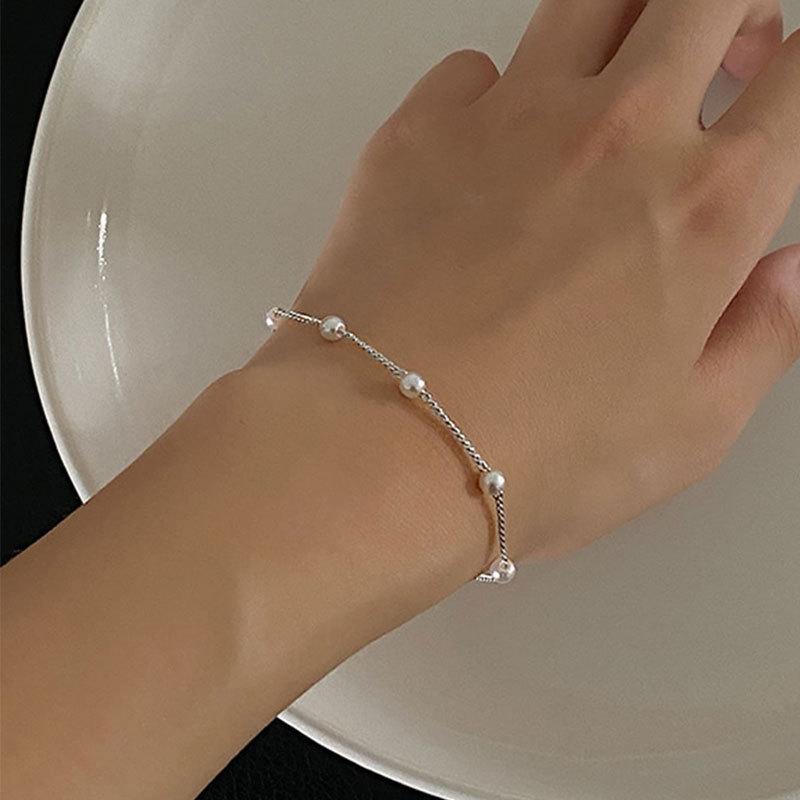 

Minimalist Gold Twist Chain Spaced Pearl Women Fashion Bracelet 1pcs срібний