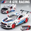 1/24 Scale M8 GTE Racing Diecast automudeli mänguasi, tagasitõmmatav mänguasi koos heli ja valgusega lastele Väikelapse poistele Tüdrukutele Kingikogu