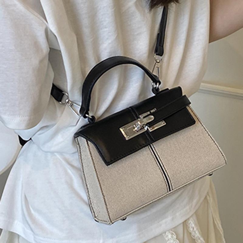 2025 summer new simple retro women's bag fashion niche portable messenger small square bag French simple commuter bag