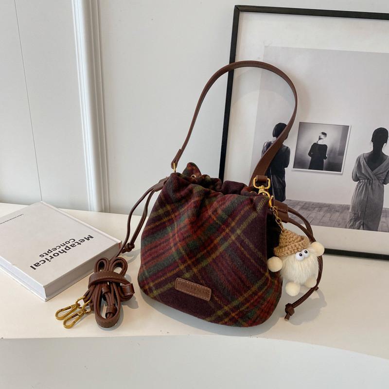 Модная Клетчатая Шерстяная Полосатая Маленькая Сумка на Плечо 2023 Зима Новая Ретро Цветовая Блокировка Сумка Кросс-боди