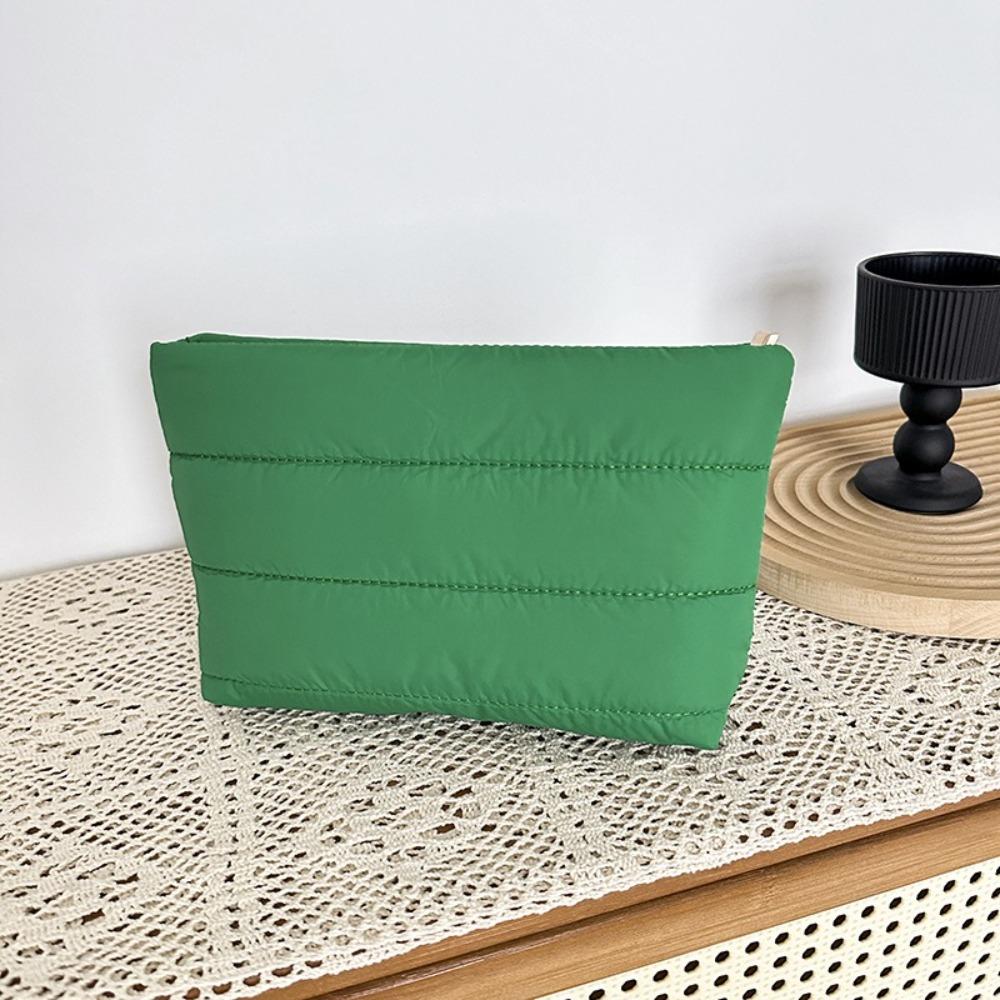 Fashion Quilted Makeup Bag Puffy Padded Large Capacity Travel Toiletry Bag Zipper Solid Color Women Cosmetic Organizer Bag