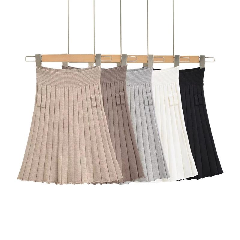 Elegant Korean Style A-Line Knit Skirt: High-Waisted, Slimming, Pleated, Versatile, Age-Reducing - Autumn/Winter 2025 Collection.