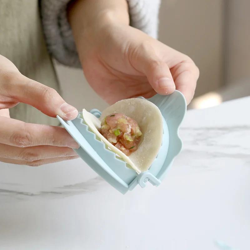 Wheat Straw Dumpling Maker - 2-in-1 DIY Dumpling Mold for Pierogi, Eco-Friendly Press Tool with Non-Slip Handle & Storage Hole
