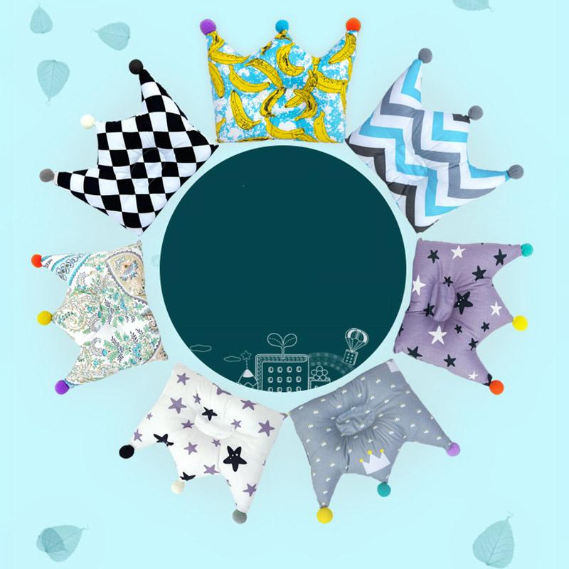 

Подушка для защиты головы Детская формирующая подушка Товары для младенцев Хлопчатобумажные мягкие дышащие детские подушки в форме короны Многофункциональные подушки с мультяшным узором