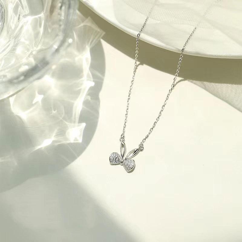 Rabbit Necklace for Women Light Luxury Niche Sweater Chain Pendant New Trendy High-end Design