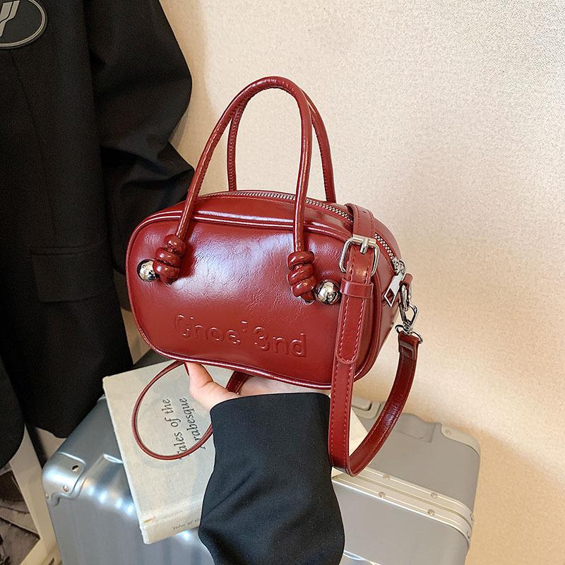 Small Bag Women's New Versatile Retro Shoulder Messenger Bag Popular Portable Small Square Bag