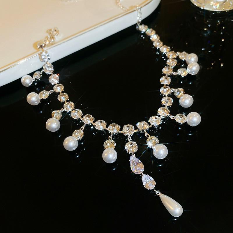 Retro Rhinestone Water Drop Tassel Pearl Necklace – Elegant Clavicle Chain Fashion Jewelry for Women