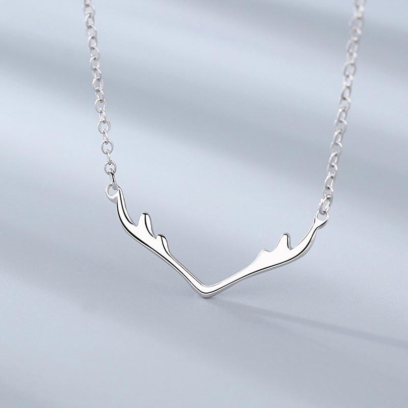 Elk Antler Necklace: Mori Style Fresh Clavicle Chain, Perfect for Students and Holiday Gifts