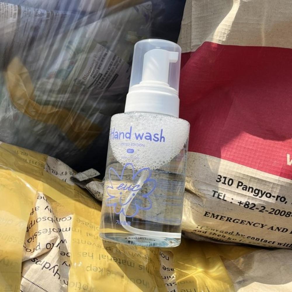 

[Limited Edition] Upcycling Brand Feel Good Hand Wash Limited Edition 001 300ml