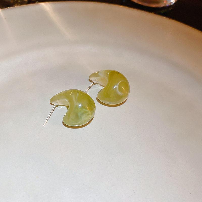 Korean Simple Resin Water Drop Earrings: Versatile, High-End Design for Women