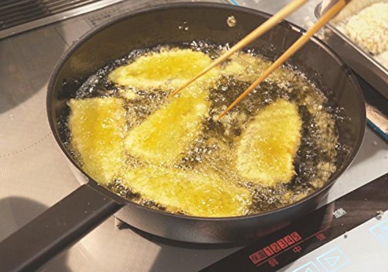 Flying Saucer Original Cast Iron Frying Pan, 26cm, Easy to Stir-fry and Simmer, Made in Japan, IH Compatible