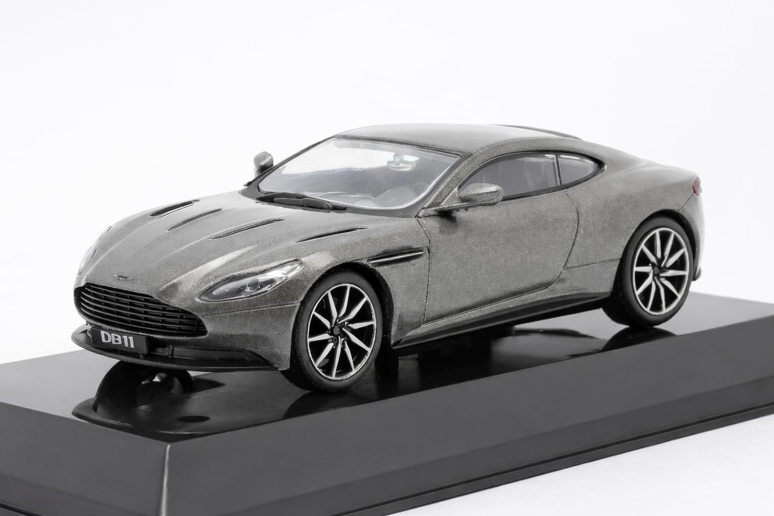 ALTAYA Aston Martin 1/43 Scale Model Car Aston Martin DB11 2016 (Gray) with Case