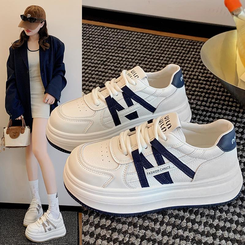 Leather platform casual versatile little white shoes women's 2025 autumn new breathable lightweight height-increasing women's board shoes sports shoes