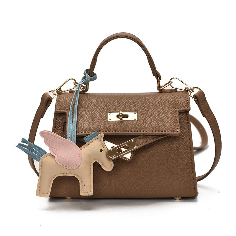 

Popular Korean version of fashion temperament, portable Kelly bag, women s commuting light luxury high-end textured messenger bag хаки