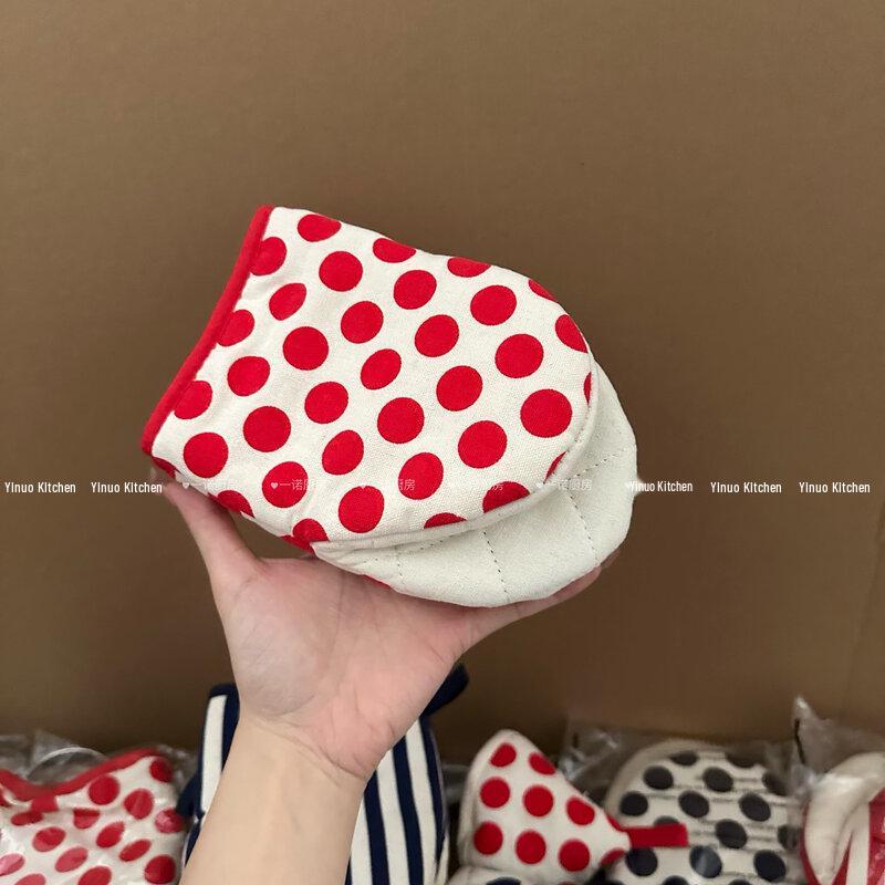 ZISIZ Extended Heat Resistant Oven Mitts