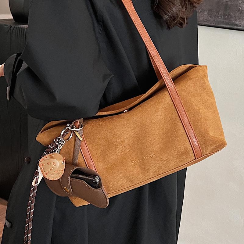 Autumn and winter suede bag women's 2025 new commuter versatile work niche single shoulder armpit bag pillow bag