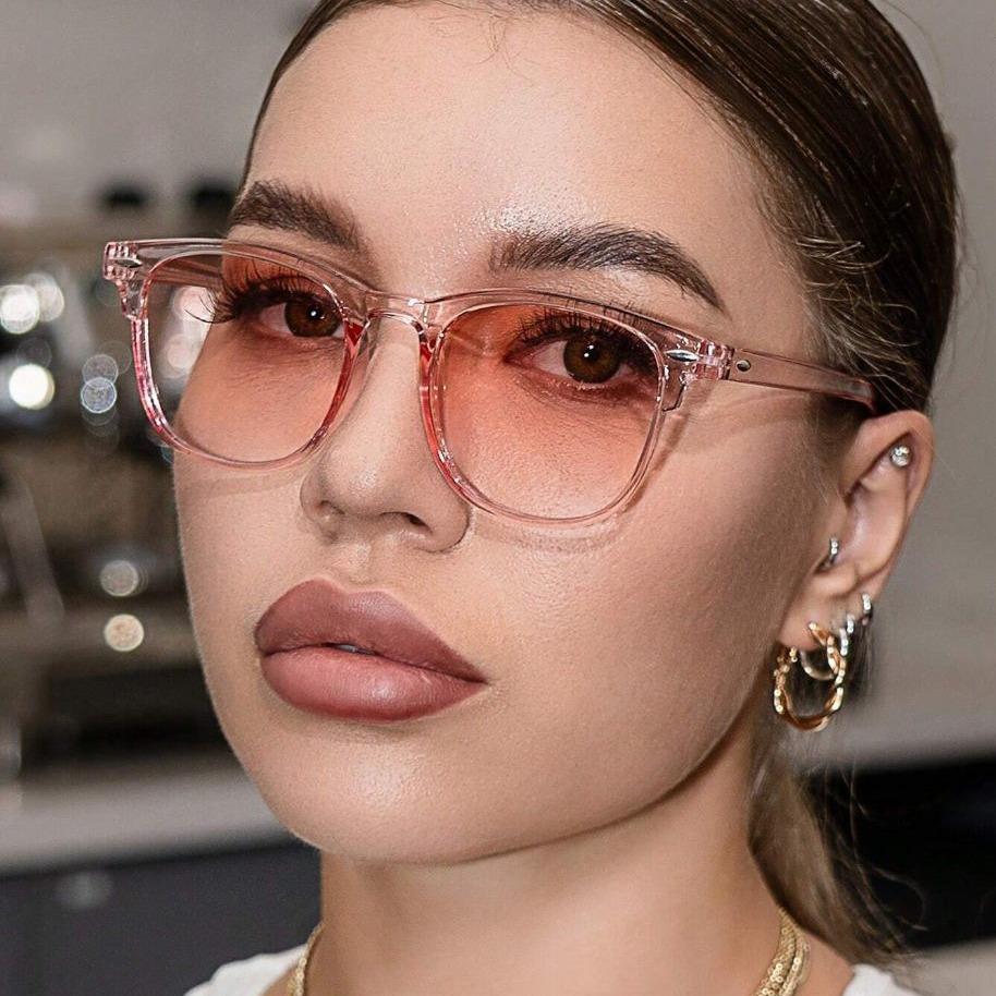 Vintage Metal Rivet Sunglasses women Retro Unisex Classic Outdoor Travel Fashion Eyewear with Gradient Tint