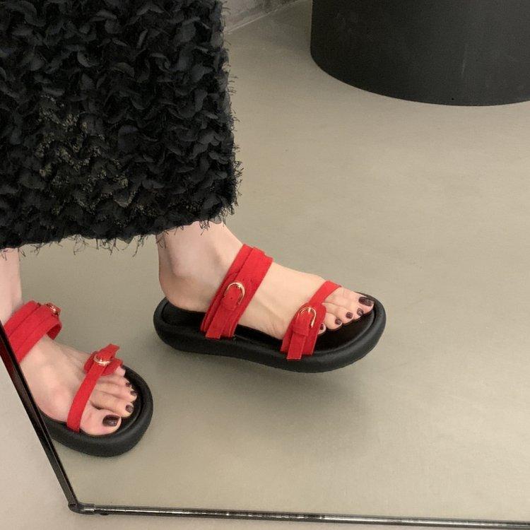 French thick-soled open-toe with small sandals to wear outside 2025 summer new casual beach beautiful sandals slippers