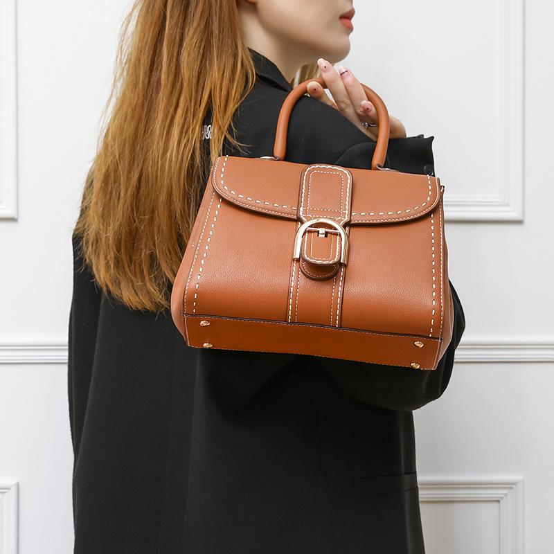 2024 New Niche High-End Stitched Fashion Handbag with High-Quality Horseshoe Buckle, Single-Shoulder Crossbody Small Square Bag