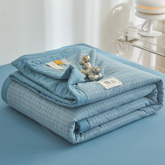 Class A Xinjiang Cotton Summer Quilt - Water-Washed, MUJI Style, Air Conditioning Thin Quilt, Machine Washable, Dormitory-Ready.
