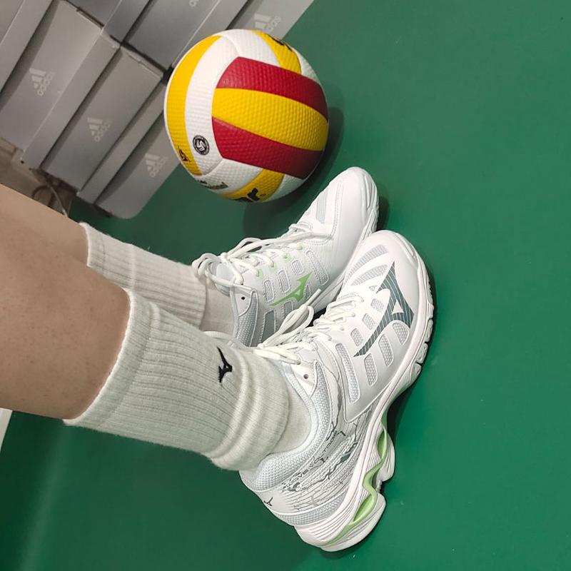 Mizuno Women's Wave Voltage 'White Patina Green' Sneakers V1GC216037