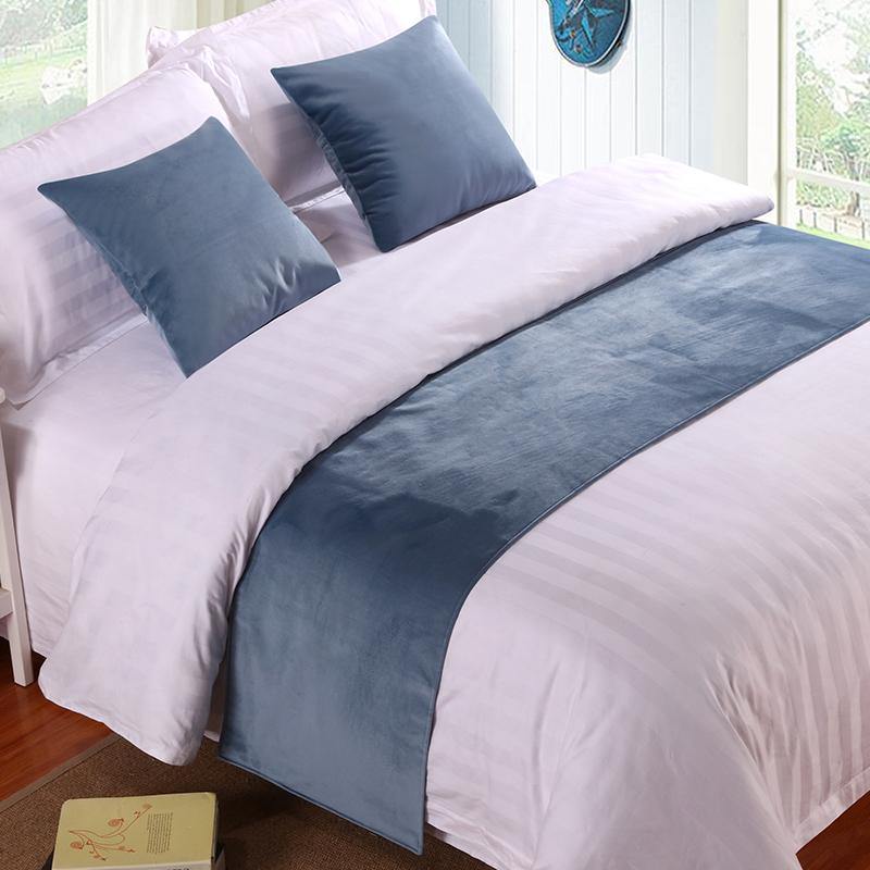Luxury Velvet Solid Bed Runner Scarf Protector Slipcover Bed Decorative Scarf for Bedroom Hotel Wedding Room Twin/Queen/King
