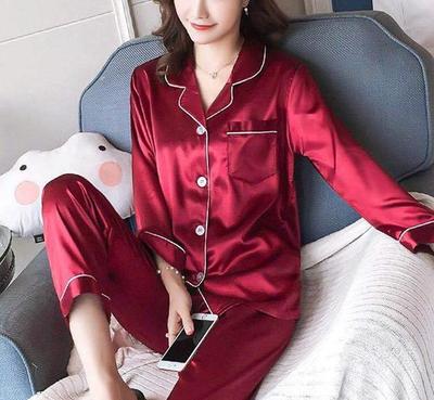 Conjunto de pijama feminino de manga comprida para dormir.