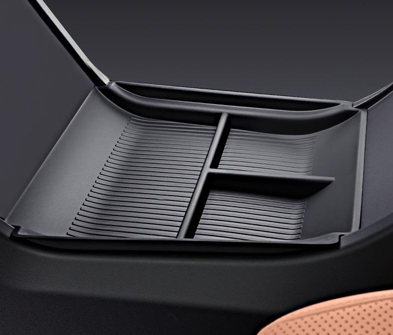 2025 Geely Boyue L Center Console Armrest Storage Box with Decorative Accessories