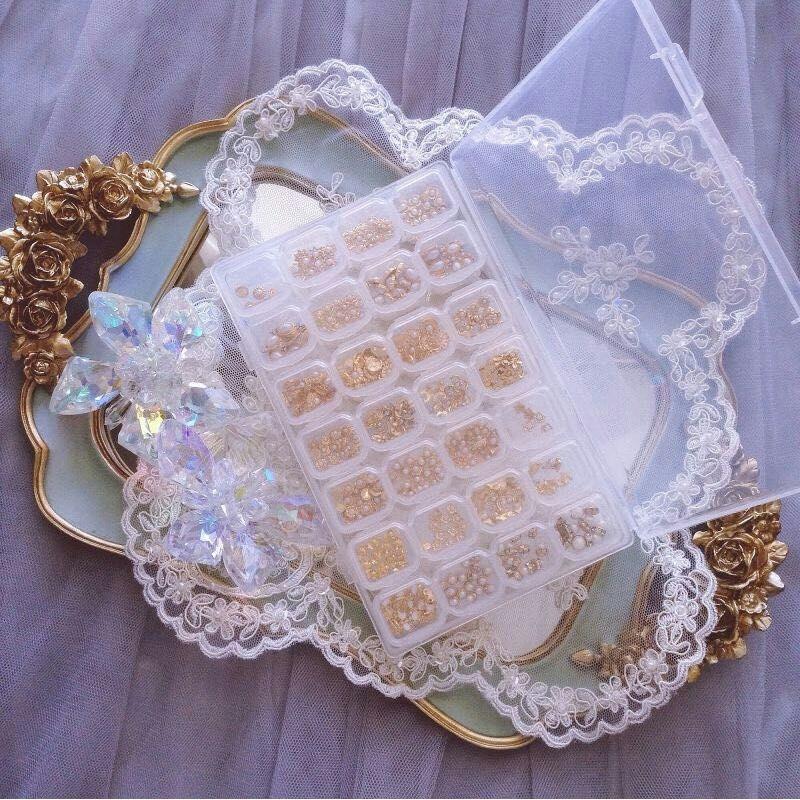 Fashion Plastic 28 Slots Nail Art Tools Jewelry Beads Storage Box Case Organizer