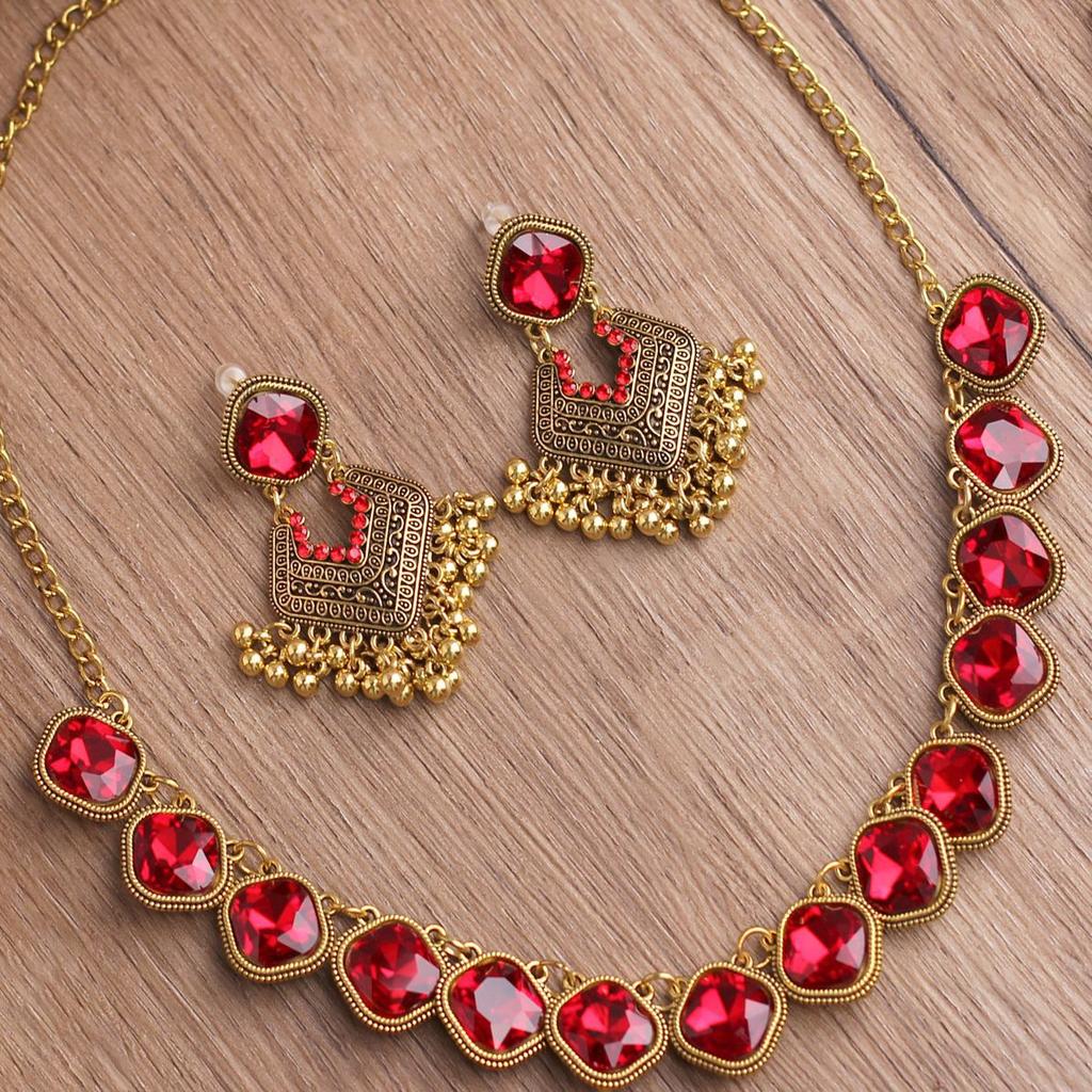 Fashion European and American Luxury Design Niche Jewelry Set Dinner Bride Accessories Necklace Retro Fringed Earrings