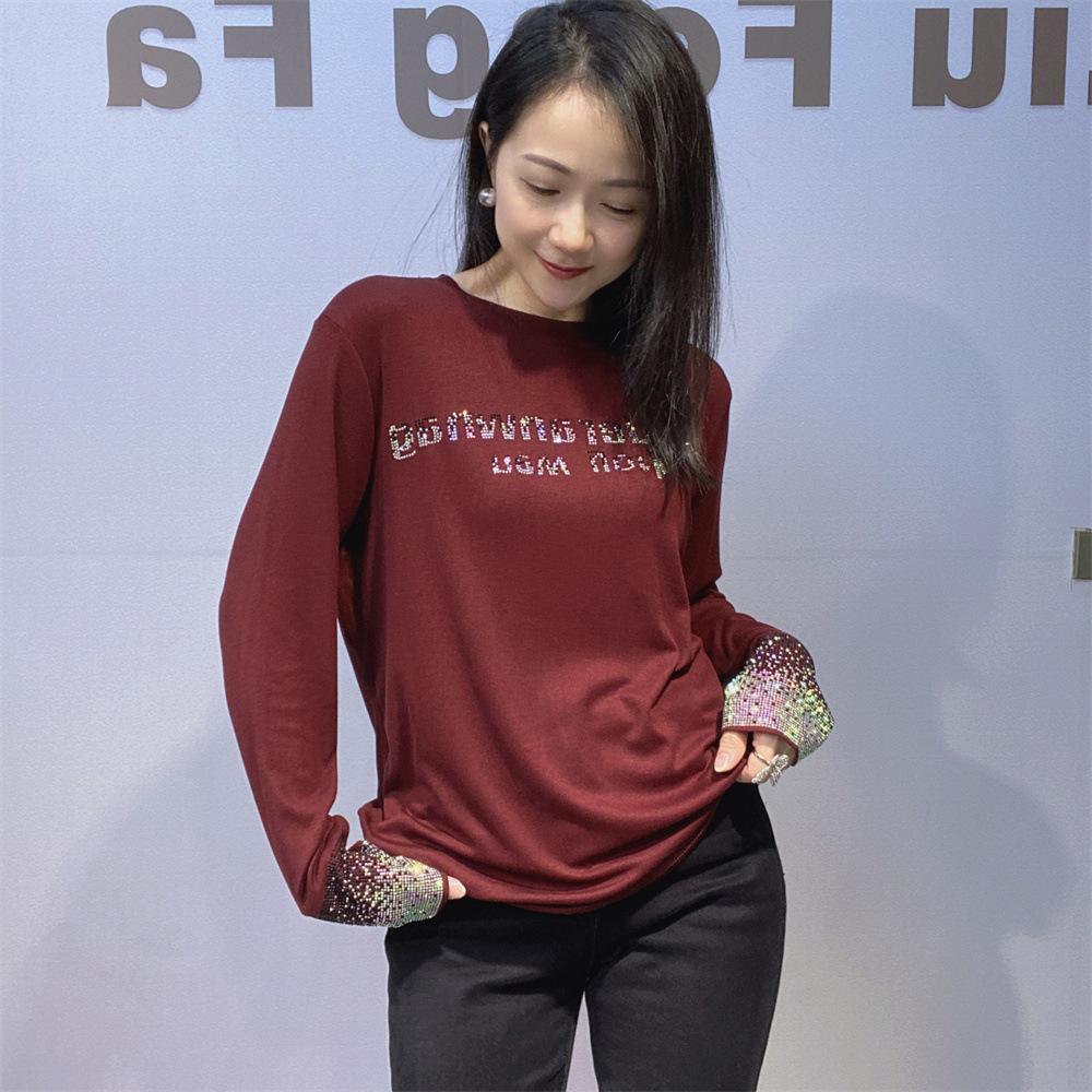 

A Large-sized Women s Autumn and Winter Base Layer with A Round-neck Fitted T-shirt and Top Featuring Rhinestones on The Cuffs One size темно-красного