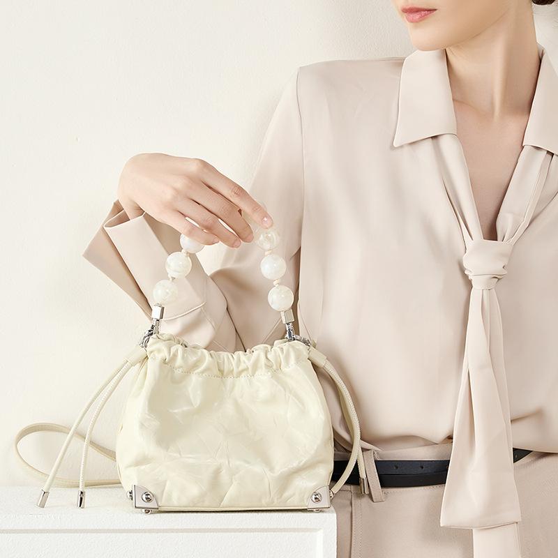 Chinese Beaded Top Layer Leather Hand Grab Floral Pleated Fufu Bag Hand Bill Shoulder Slant Span Bag for Women