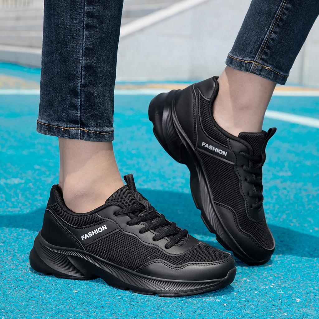 All black sports shoes, mesh breathable casual shoes, not tired after standing for a long time, soft-soled non-slip running shoes