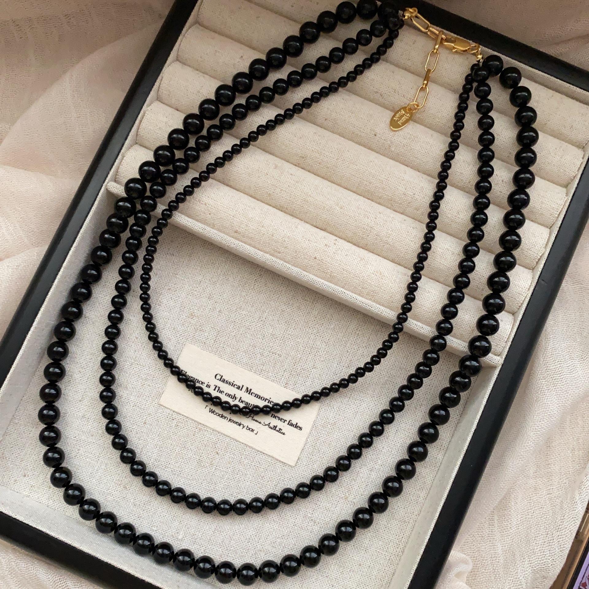 

A Stack Of Pearl Necklaces, Light Luxury Niche Decorative Long Chain, Neck Chain, Collarbone Chain, High-End Neck Accessories Pendant.