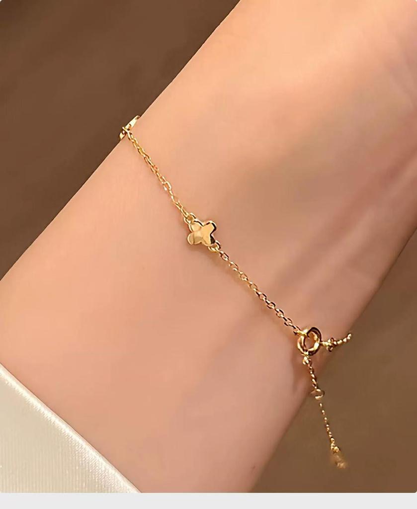 Armband med fyrklöver, pläterat med äkta guld på nysilver: Elegant, Mångsidig Design för Kvinnor