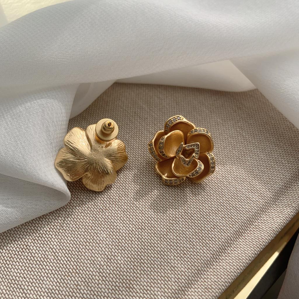 French Retro Premium Camellia Stud Earrings Fashion Design Sense Earrings Exquisite Earrings Earrings Women