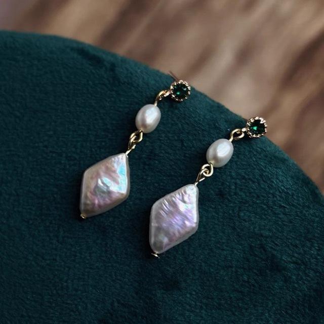 Natural rhombus baroque pearl small earrings natural unique small irregular earrings women's retro stud earrings
