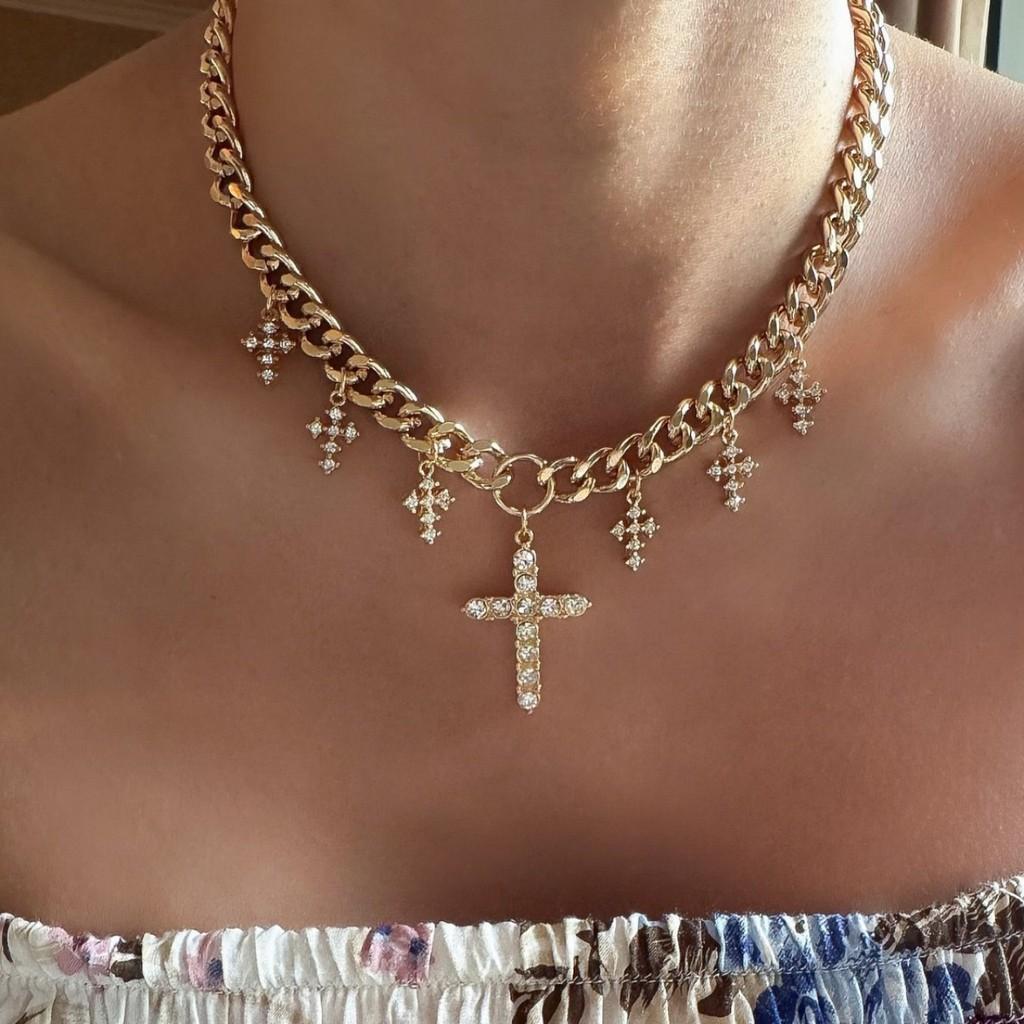 Cross Pendant Multilayer Necklace With Geometric Metal Chain For Womens Fashion Accessory