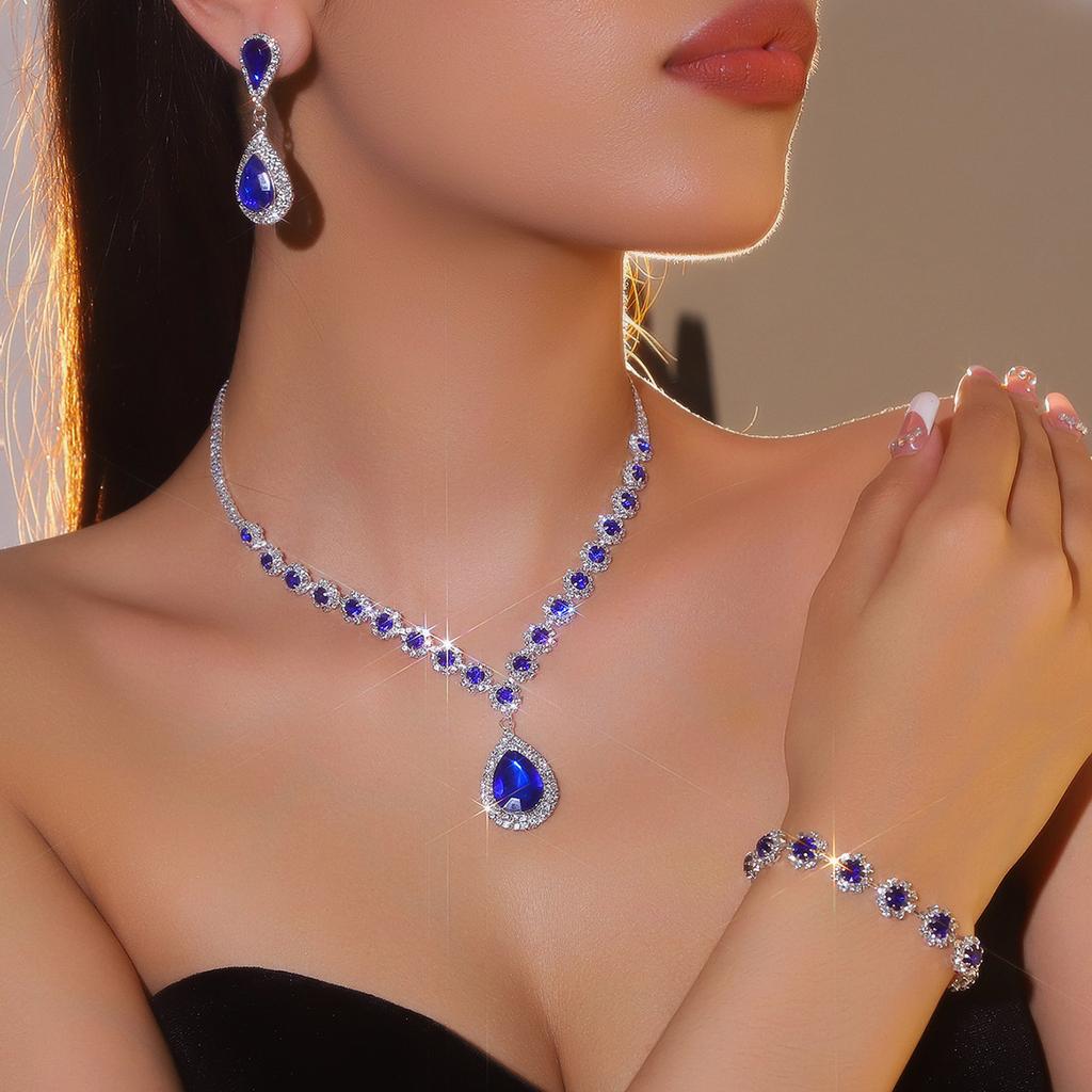 Luxury Flash Diamond Necklace, Earrings, Bracelet, Three-piece Set, Fashion Trend Item, Earrings, Bracelet Set.