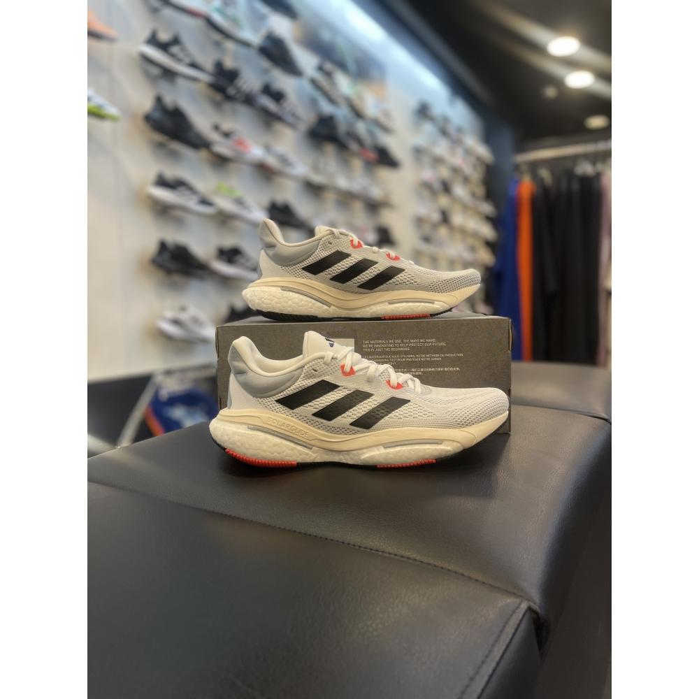 

adidas Men s Running Shoe Solaglide 6M HP7612
