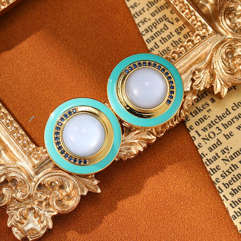 Women's Light Luxury Design Elegant Vintage Round Earrings Fashionable And Versatile Niche Design Earrings Daily Accessories