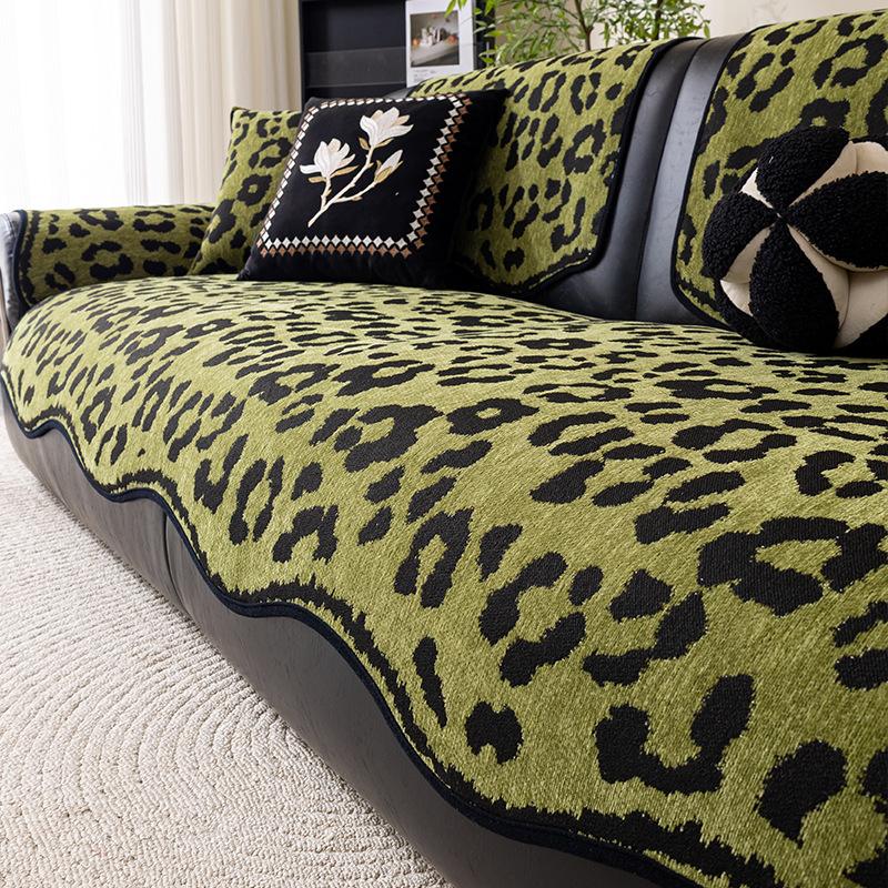 

Retro Leopard Print Home Living Room Sofa Cushion Non-Slip Seat Cushion Special-Shaped Advanced Sofa Cover Directly From The Manufacturer 70*70cm